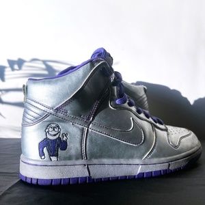 ULTRA RARE 2006 Dinosaur JR Nike Dunk SB High  - Mens 7    Womens 9    EU 40